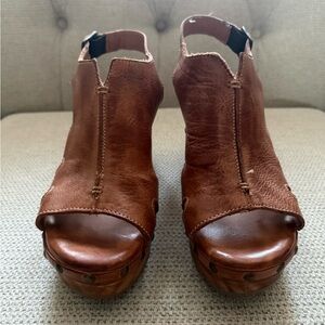 BED|STU Women's Brown Leather Peep-Toe Clog Sandals